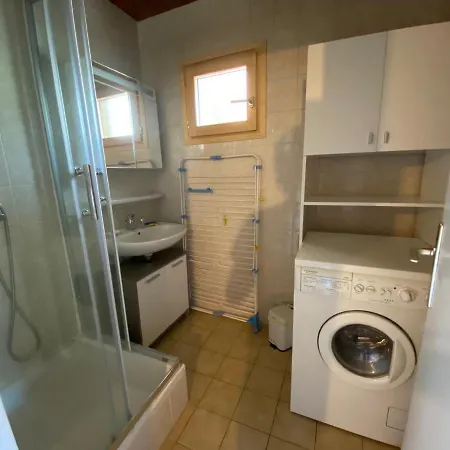 2 Pieces Au Centre Avec Cuisine Equipee Et Balcon - - Fr-1-459-116 *